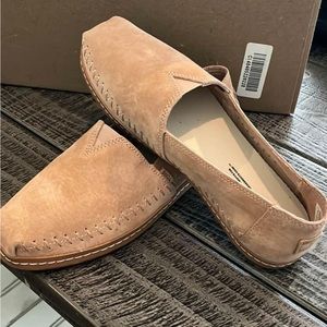 Toms pink suede size 8